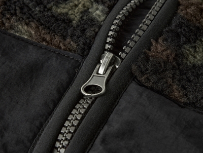 Name It teddyjakke i grøn nuance med lynlåsdetalje  