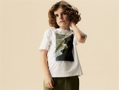 Name It t-shirt i hvid nuance bright white set på model