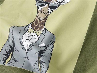 Name It t-shirt i grøn nuance olivine med grafisk giraffe motiv