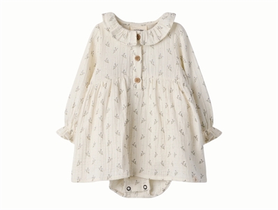 Lil\' Atelier kjolebody i råhvid nuance med blomsterprint på model