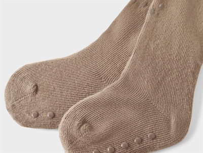 Lil\' Atelier BABY strømpebukser i sepia tint med skridsikre dutter