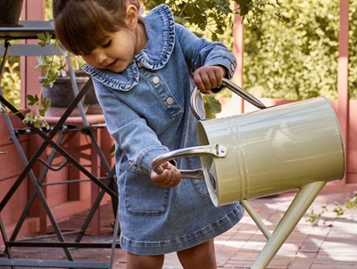 Pige ikldt Name It denimkjole i blå nuance med flæsekrave