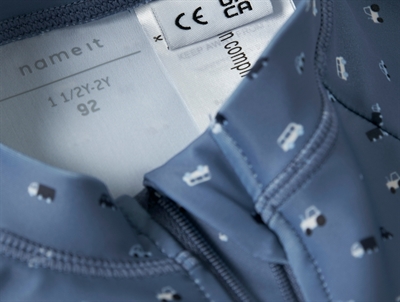 Name It uv badebluse til børn med lynlås foran