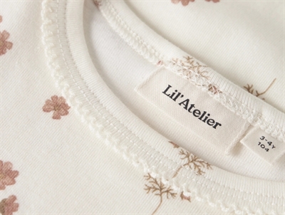 Lil\' Atelier bluse coconut milk med rund hals