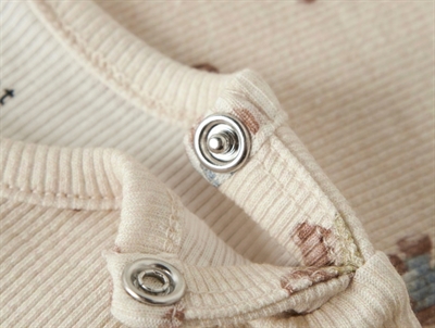 Name It rib body i beige nuance med trykknapper ved skulder