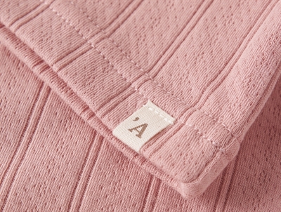 Lil\' Atelier t-shirt i rosa nuance med ribdetalje