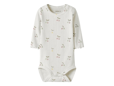 Name It body i råhvid nuance med kirsebærprint