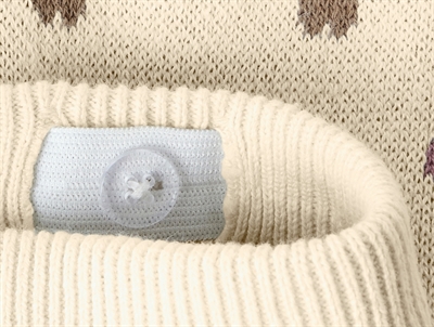 Detalje af justerbar talje i Lil\' Atelier strikkebukser turtledove