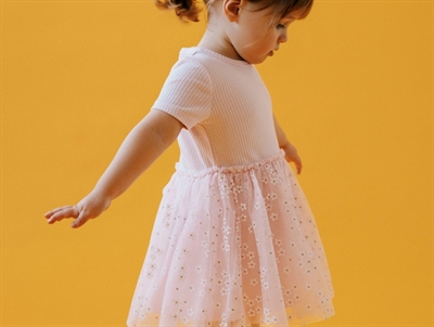 Name It kjole i lyserød nuance med blomsterprint og tyl