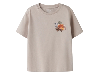Name It t shirt i beige nuance med safari print foran