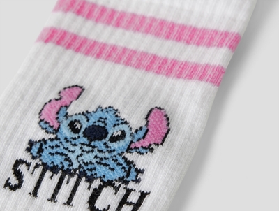 Name It strømper i bright white med Stitch motiv og pink striber detalje