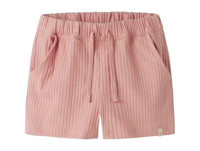 Lil' Atelier shorts i rosa nuance med ribstruktur set forfra