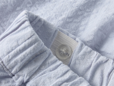 Lil Atelier shorts i lyseblå nuance med struktur detalje