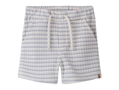 Lil' Atelier shorts i rahvid nuance med striber set forfra