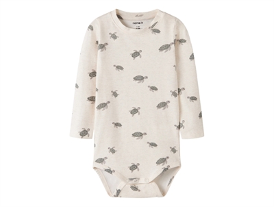 Name It body i beige nuance med skildpaddeprint