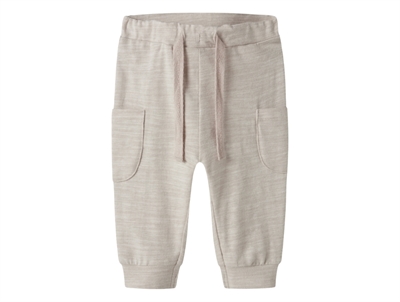 Name It bukser i beige nuance med lommer