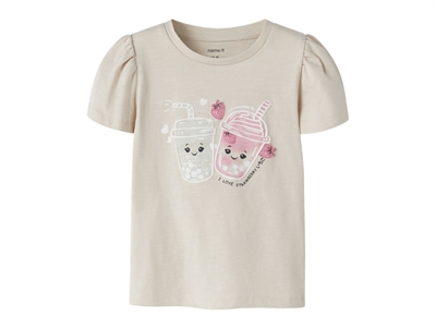 Name It t shirt i råhvid nuance med jordbær og milkshake print foran