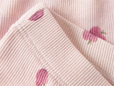 Name It leggings i lyserød nuance med æbleprint detalje af ribkvalitet