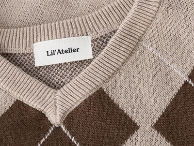 Lil\' Atelier strikvest white pepper med harlekinmønster
