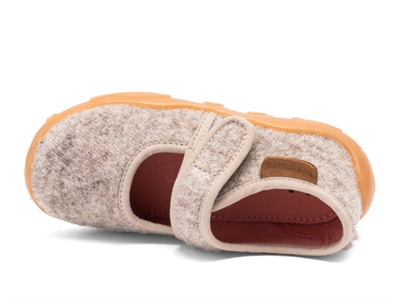 bisgaard maddy hjemmesko i sandfarvet uld set fra siden