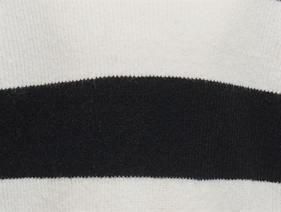 Kids ONLY striktrøje i cloud dancer med sorte striber detalje