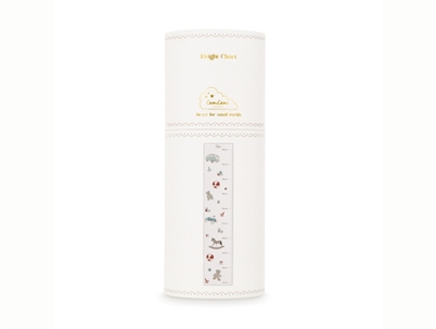 Cam Cam Copenhagen højdemåler leveret i rør med vintage toys print