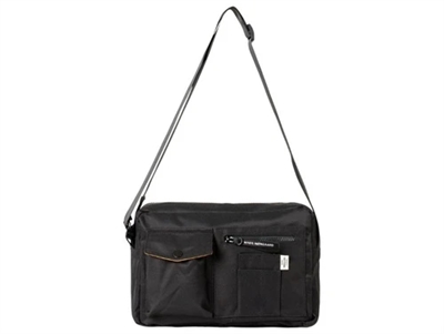 Cappa taske fra Mads Nørgaard i sort med flere rum og logo