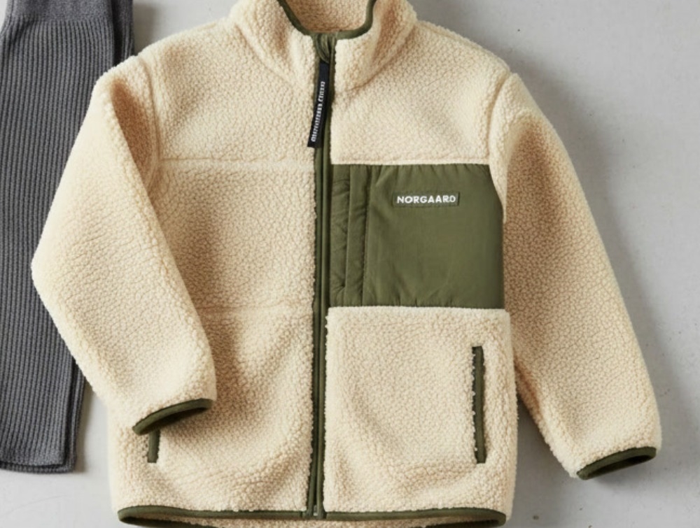 Mads Nørgaard Jeffo Teddy Fleece Jakke Vanilla Custard Med Grøn Brystlomme - Str. 10y 140cm billede