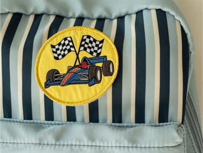 That\'s Mine Benson organizer bag blue dinosaur badge detalje