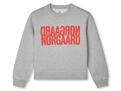 Mads Nørgaard Talinka sweatshirt grå melange forside med rødt logo