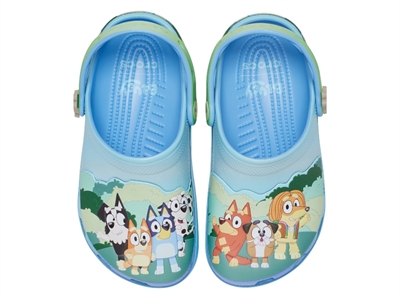 crocs bluey clog bla born