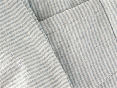 En Fant stribede shorts i citadel blå set tæt på detalje