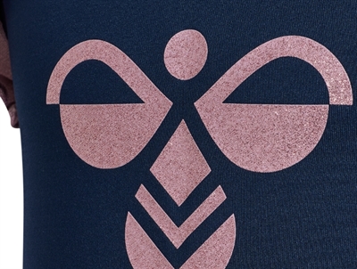 Hummel kjole i moerkeblaa med hummel logo i glitter