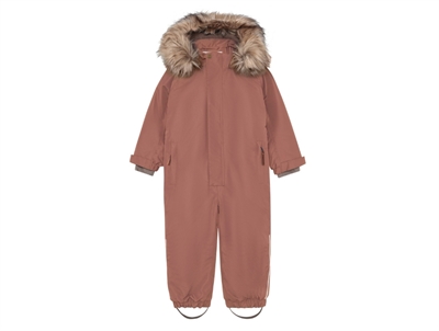 En Fant flyverdragt i rosa nuance med fake fur og haette set forfra