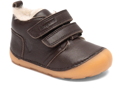 bisgaard Carter Lamb begyndersko dark brown set fra siden skråt