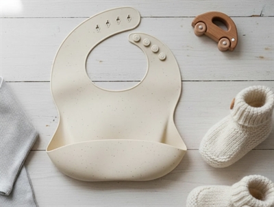 Mushie shifting sand terrazzo hagesmæk silikone