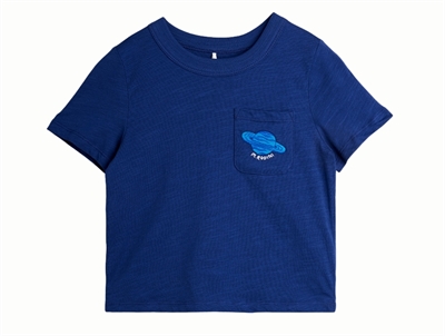 Mini Rodini t-shirt i blue med planet broderi set forfra