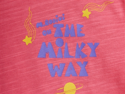 Mini Rodini t-shirt i pink med milky way print detalje