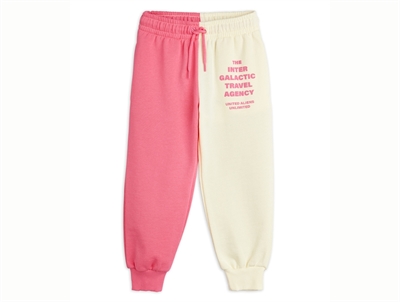 Mini Rodini sweatpants i multi med travel agency print set forfra
