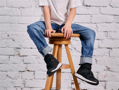 Viking Bouncy Mid WP overgangssko sort på barn