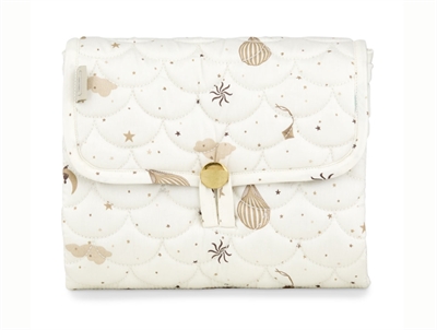 Cam Cam Copenhagen quiltet pusleunderlag i råhvid nuance med dreamland print