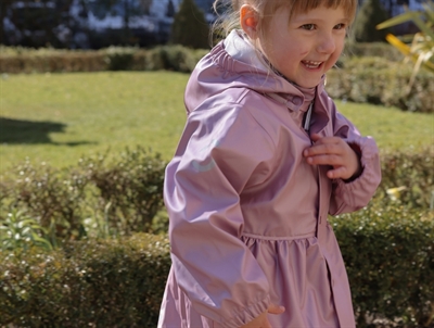 Mikk-line metallic regnsæt mauve shadows bæres af barn