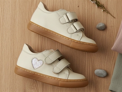 Angulus sneaker oatmilk med glitterhjerte og velcro