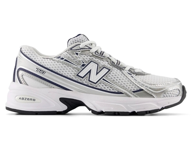 New Balance 740 børnesneaker i navy med snørebånd