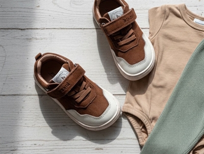 Bisgaard Baloo barfodssneaker i cacao med elastik og velcro