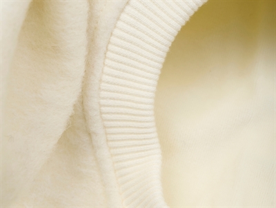 Nærbillede af Huttelihut elefanthue tofu med ribkant