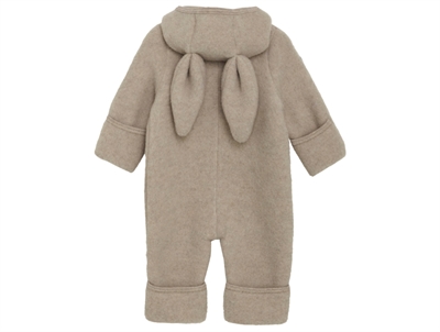 Huttelihut køredragt i camel melange med blød uldfleece og søde ører set bagfra