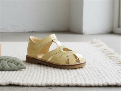 Angulus mellow gul sandal med hjerte, glitter og lak