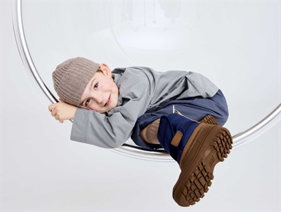 Bisgaard Pacson snestøvle navy med uldfoer set på barn