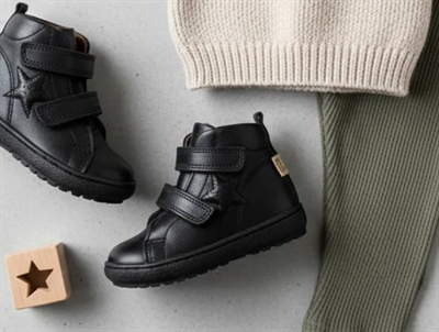 Bisgaard vinterbegyndersko Eli sort med velcro og TEX